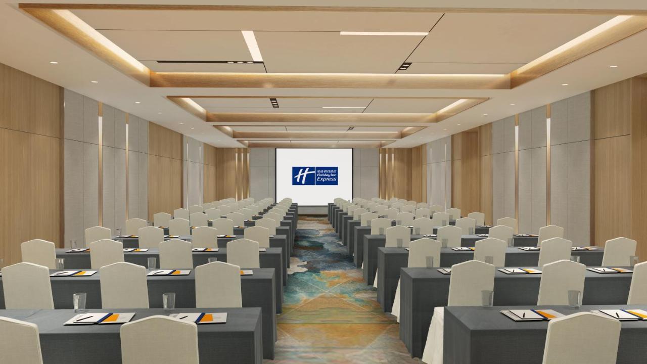Holiday Inn Express Qiliping By Ihg Emeishan City Exterior photo