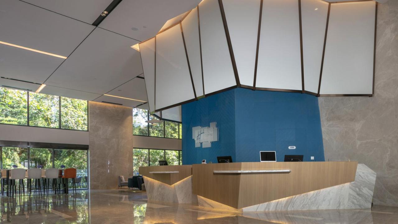 Holiday Inn Express Qiliping By Ihg Emeishan City Exterior photo